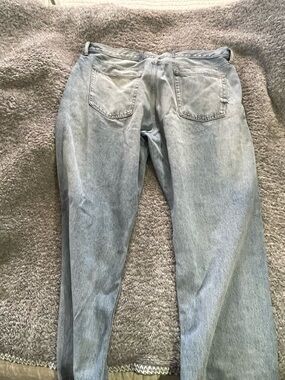 GAP Men's Relaxed Light Blue Denim Jeans